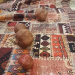 رومیزی مربع شانل طرح گلیم ایرانی - Image 9