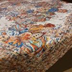 رومیزی مربع شانل طرح آبرنگی سنتی ایرانی