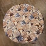 رومیزی مربع طرح گل مدرن قاب قابی کرم قهوه ای - Image 2